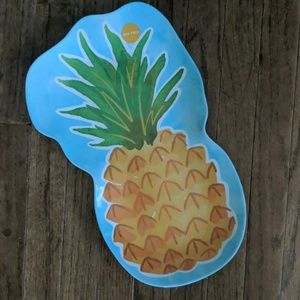 🌊3/$15 🏷️NWT Palm and Pineapple serving tray🍍